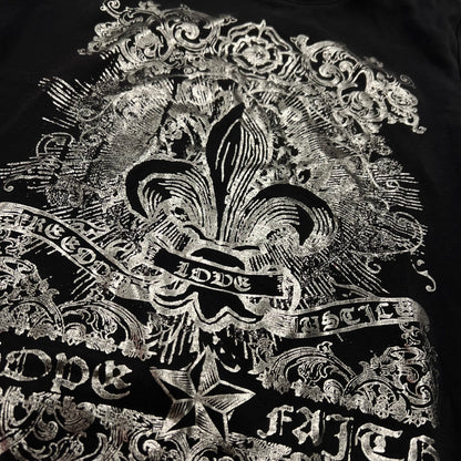 fleur de lys silver tee